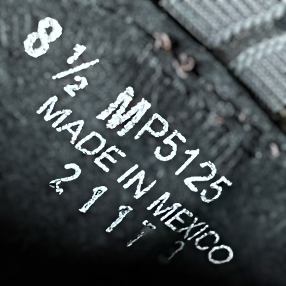 CIRCLE G Laser Cut Suede Ankle Booties •Size 8.5 • Women - Picture 16 of 16